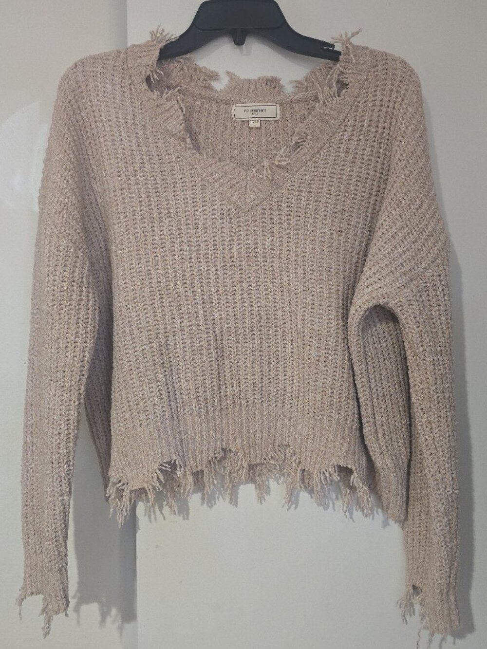 No Comment NY-LA Blush Pink Distressed Fringe Cropped V-Neck Sweater L